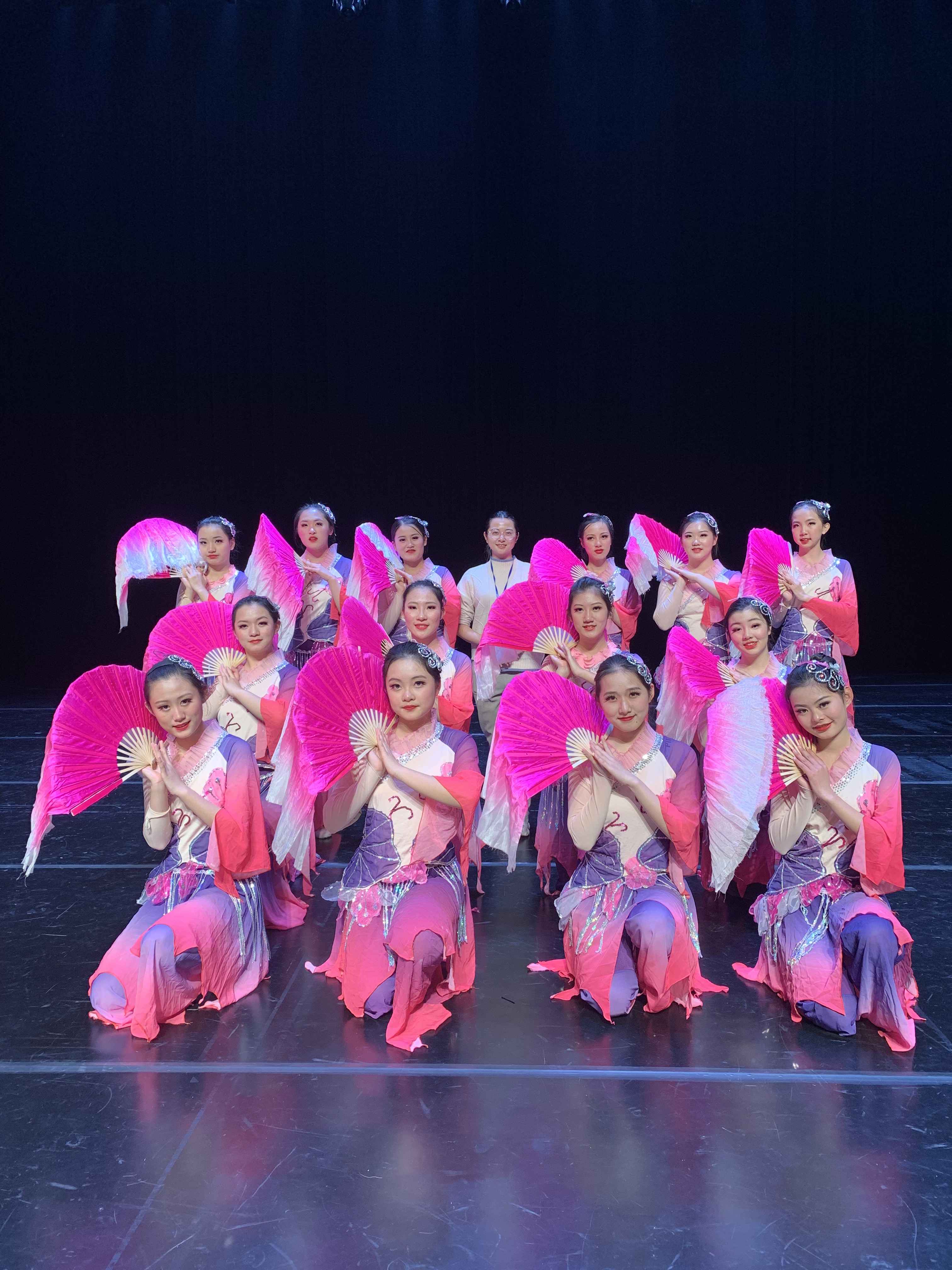 上海市信息管理学校舞蹈团