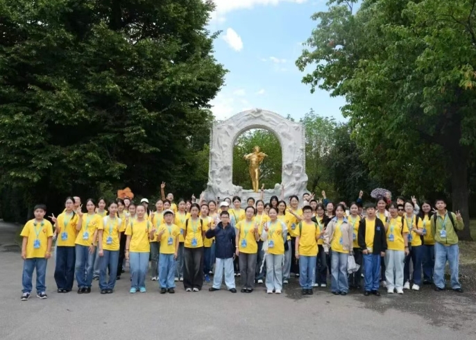 让歌声联结世界——徐汇区青少年活动中心合唱团赴欧艺术交流活动圆满落幕