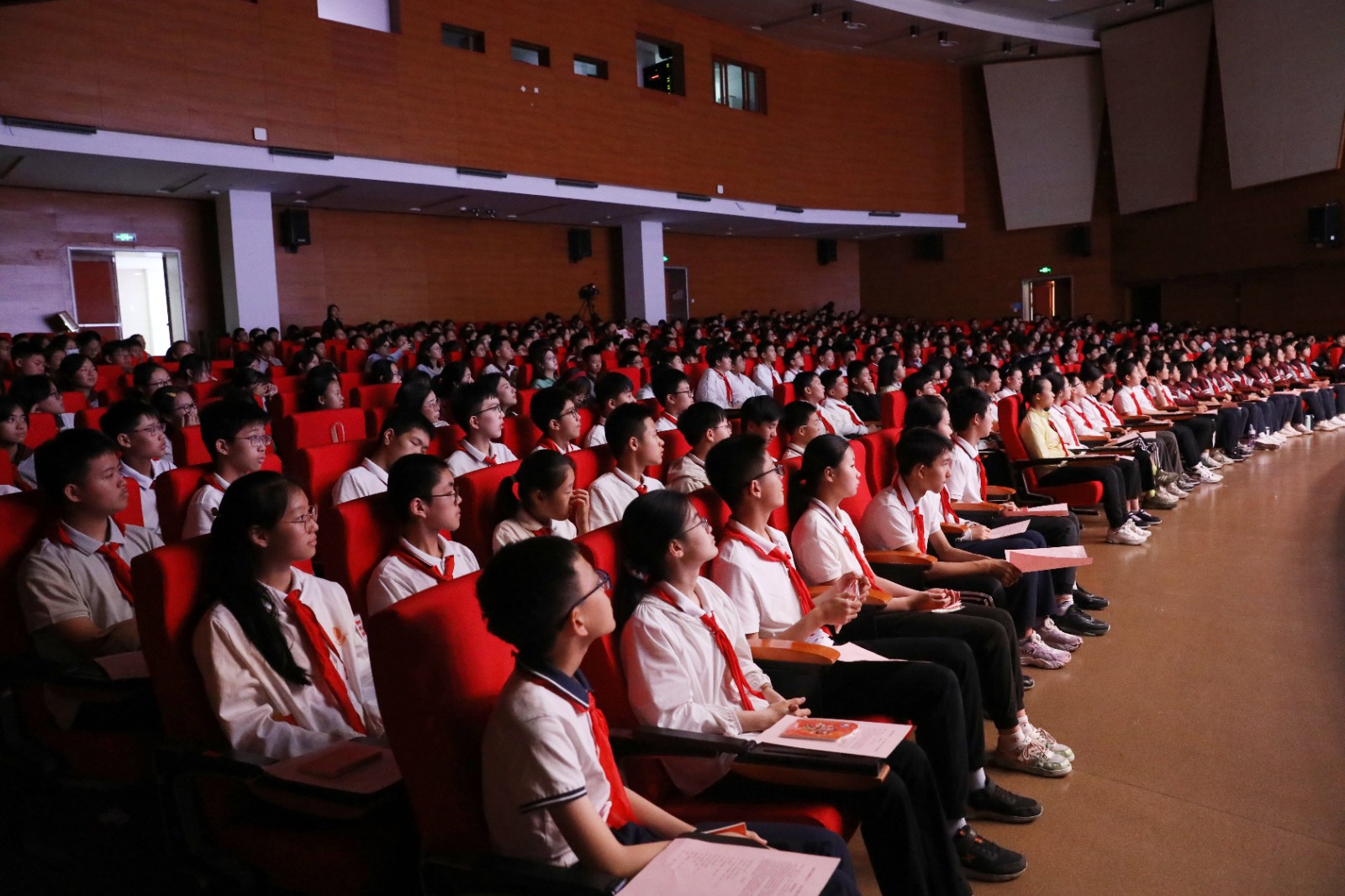 2025年徐汇区学生“交响乐进课堂”鉴赏音乐会