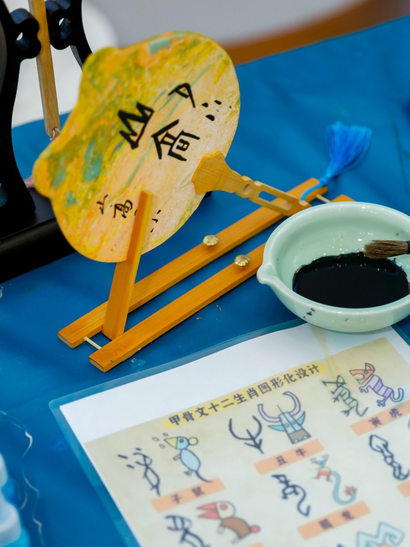 徐汇区“梧桐树下工作坊”亮相2025山河美·两岸青少年诗词大会展演活动