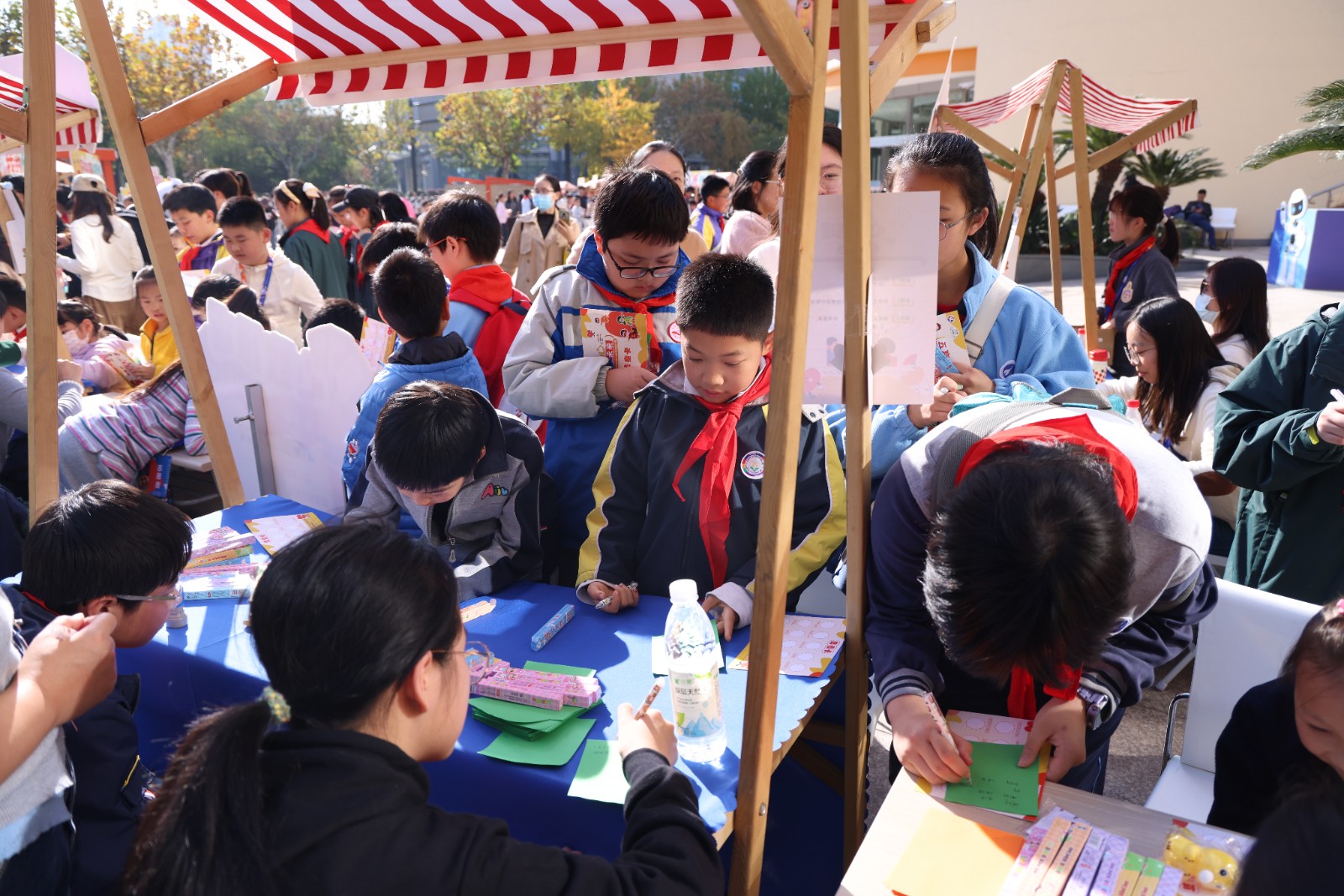 暖心相聚，润泽成长 ——2025徐汇区学生心理嘉年华游园活动圆满举行