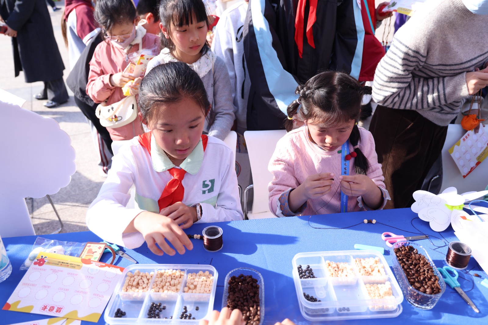 暖心相聚，润泽成长 ——2025徐汇区学生心理嘉年华游园活动圆满举行