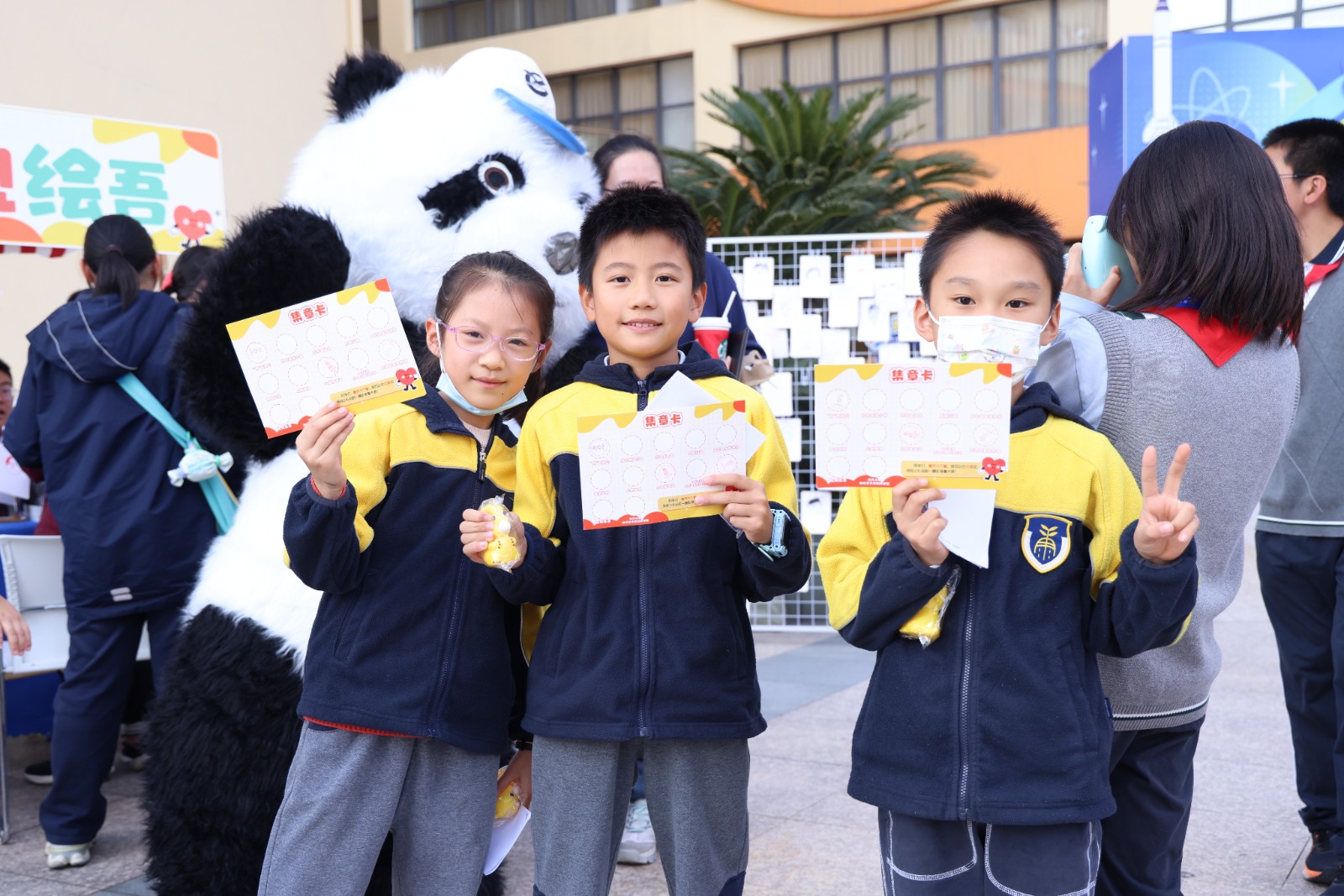 暖心相聚，润泽成长 ——2025徐汇区学生心理嘉年华游园活动圆满举行