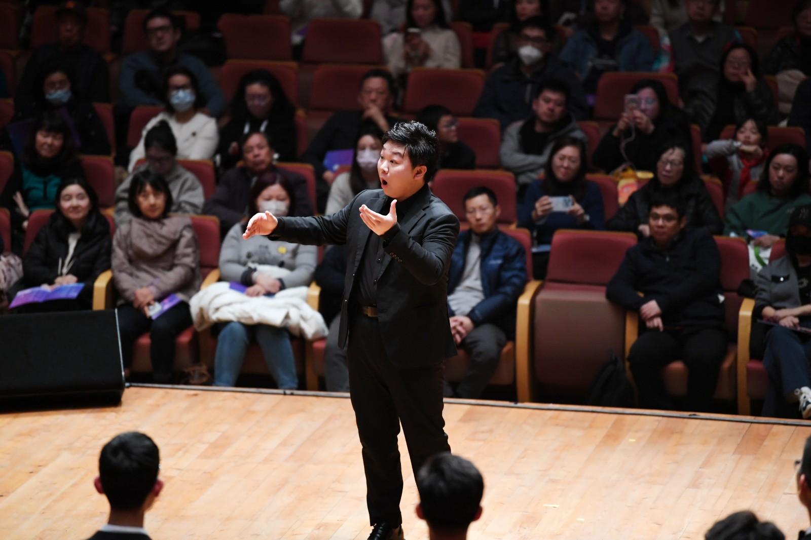 当青春奏响乐章！——徐汇区青少年活动中心学生艺术团迎新音乐会圆满落幕