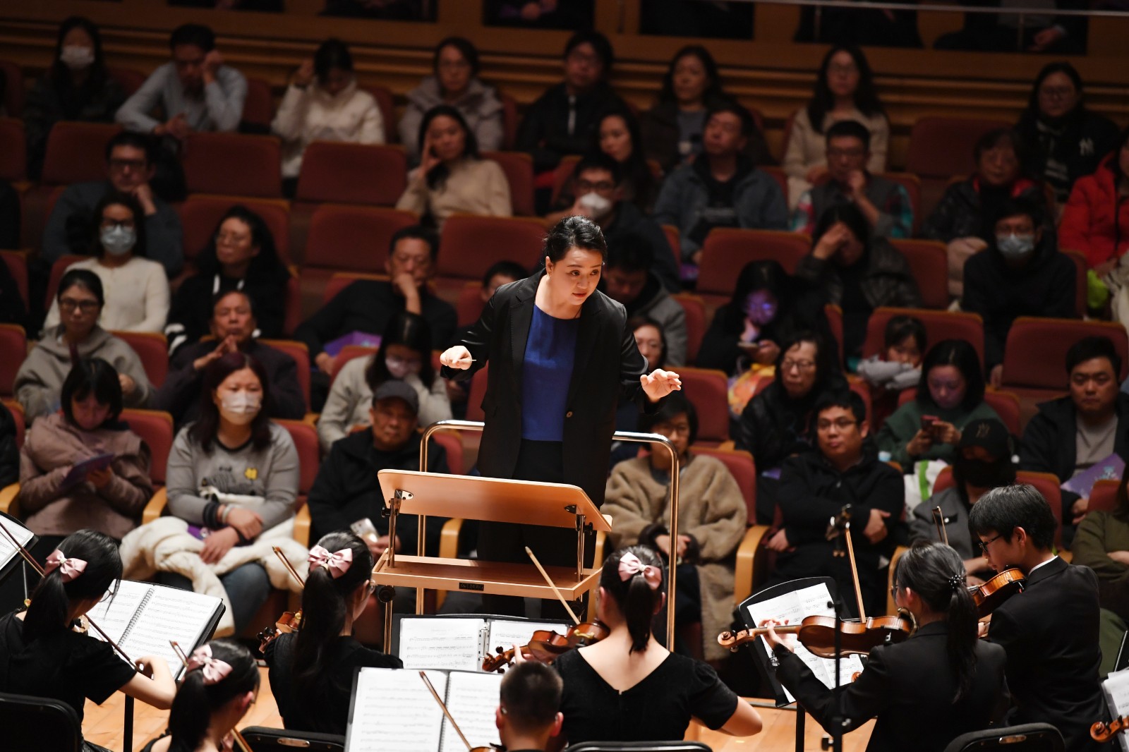 当青春奏响乐章！——徐汇区青少年活动中心学生艺术团迎新音乐会圆满落幕