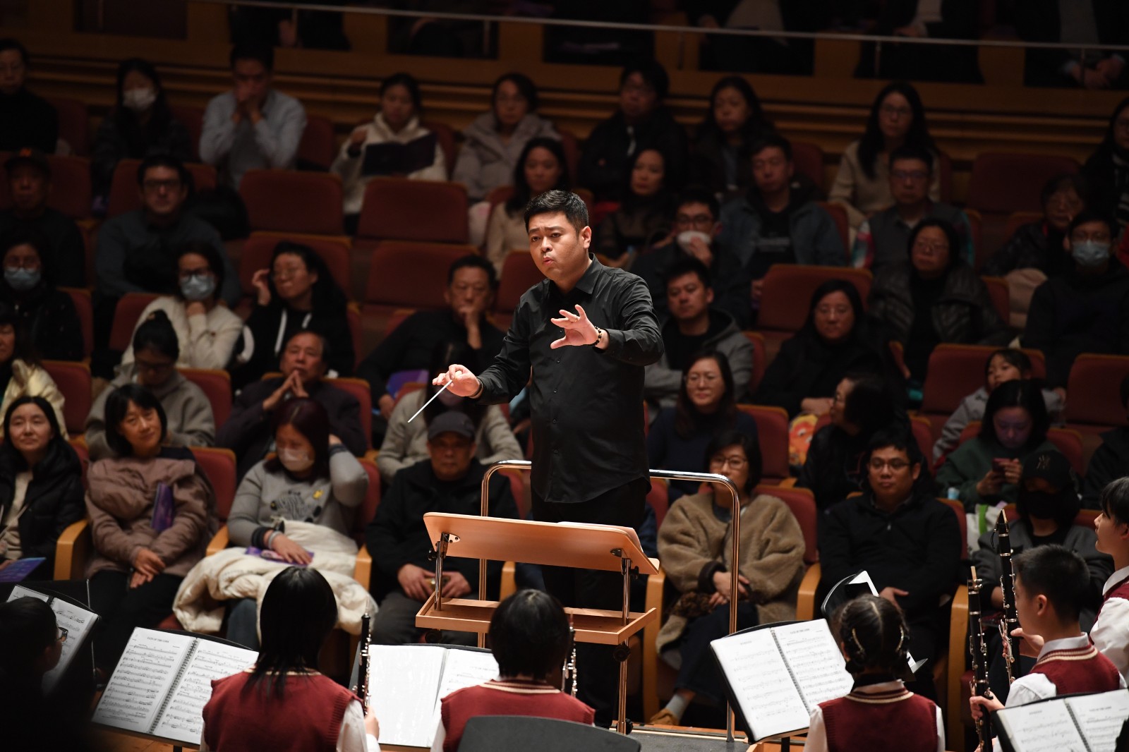 当青春奏响乐章！——徐汇区青少年活动中心学生艺术团迎新音乐会圆满落幕