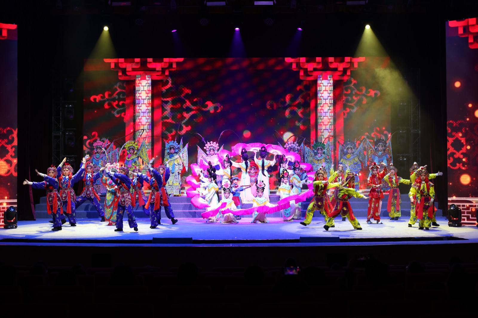 汇少年之光 向未来之美——徐汇区学生迎新艺术展演