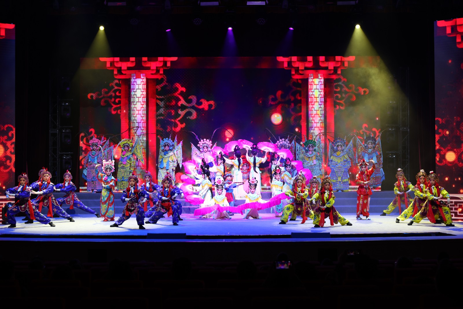 汇少年之光 向未来之美——徐汇区学生迎新艺术展演