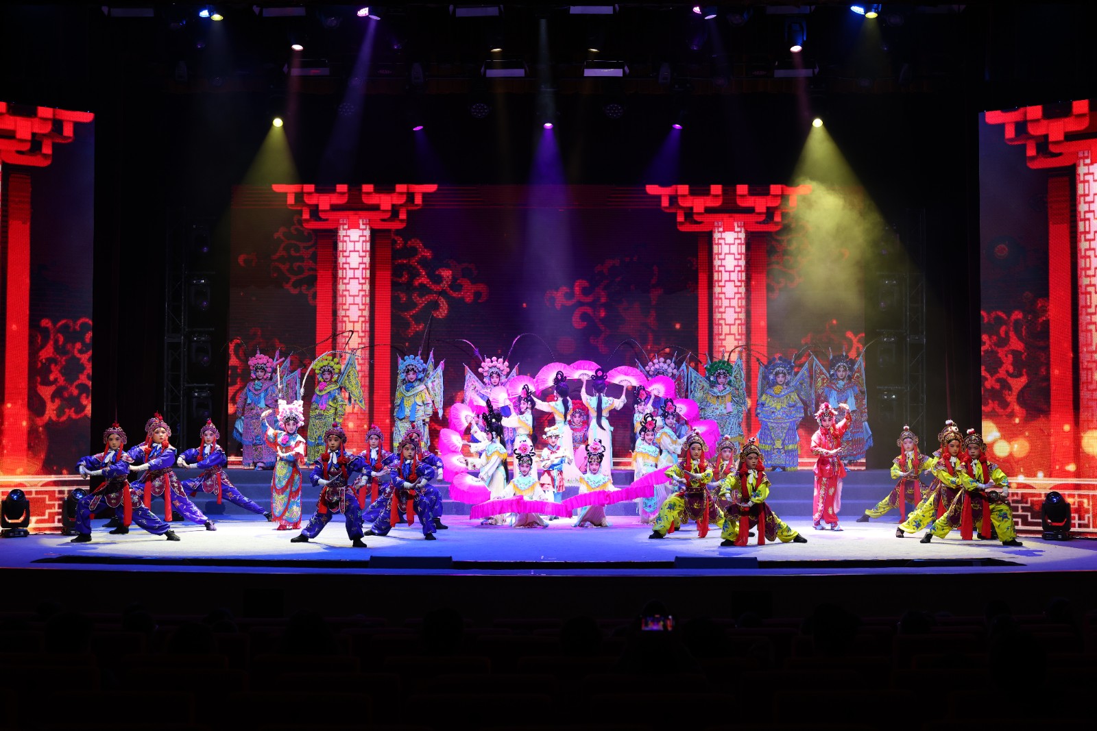 汇少年之光 向未来之美——徐汇区学生迎新艺术展演