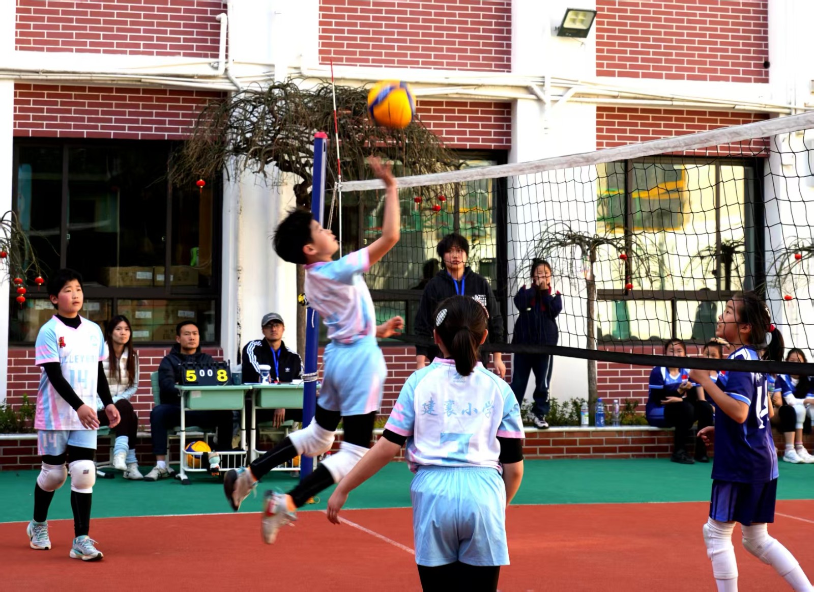 徐汇区“建襄杯”小学生排球赛顺利举行